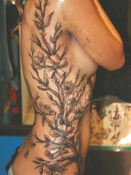 Image of  Tattoos, Tattoo Style, Tattoo Bodypart, Tattoo Colors, Black & Grey, Fine Line, Japanese, Rib , Black , Silver