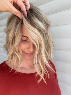 View Hairstyle, Beachy Waves, Hair Length, Shoulder Length Hair, Highlights, Foilayage, Blonde, Hair Color, Balayage, Women's Hair - Kayley Bell, Griffin, GA