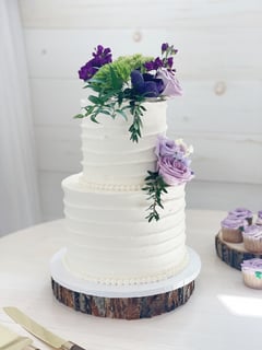 View Cakes, Occasion, Wedding Cake, Merengue, Buttercream, Icing Type, Cupcakes - Tara Simmons, Cleveland, TN