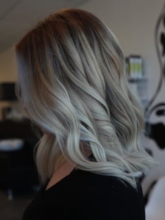 View Women's Hair, Hair Color, Balayage, Blonde, Foilayage, Highlights, Shoulder Length, Hair Length - Kalie Clunk, North Olmsted, OH