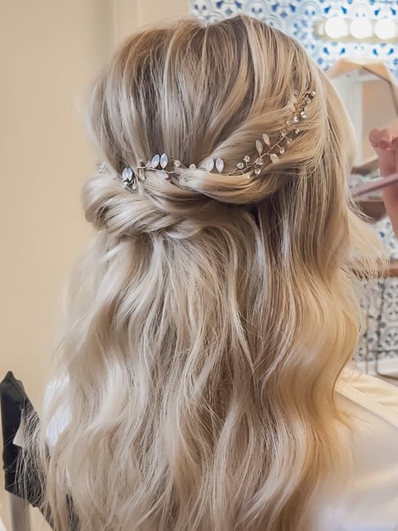 Image of  Hairstyles, Beachy Waves, Women's Hair, Hair Length, Bridal, Medium Length