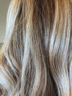 View Women's Hair, Balayage, Hair Color, Blonde, Brunette, Foilayage, Highlights, Beachy Waves, Hairstyles - Tessa Blair, 