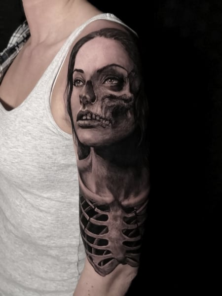 Image of  Tattoos, Tattoo Style, Tattoo Bodypart, 3D, Black & Grey, Portrait, Realism, Shoulder