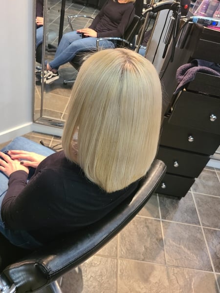 Image of  Women's Hair, Blonde, Hair Color, Highlights, Shoulder Length Hair, Hair Length, Straight, Hairstyle
