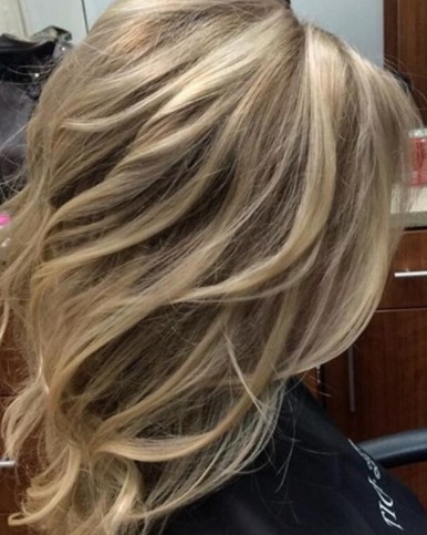 Image of  Women's Hair, Blonde, Hair Color, Long Hair (Upper Back Length), Hair Length, Beachy Waves, Hairstyle