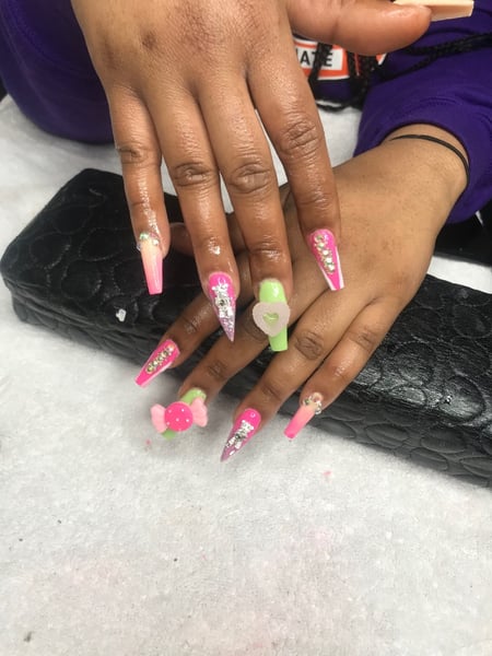 Image of  Medium, Nail Length, Nails, Long, XL, Nail Art, Nail Style, Accent Nail, Ombré, Mix-and-Match, 3D, Hand Painted, Nail Jewels, French Manicure, White, Nail Color, Pastel, Light Green, Pink, Gel, Nail Finish, Basic Nail Polish, Acrylic, Stiletto, Nail Shape, Square, Coffin