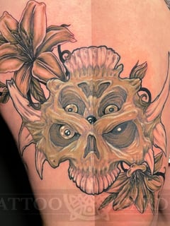View Tattoos, White , Black , Beige , Thigh, Neo Traditional, Tattoo Colors, Tattoo Bodypart, Tattoo Style - Michael Gardner, Everett, WA