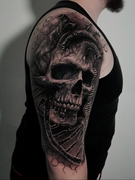 Image of  Tattoos, Tattoo Style, Tattoo Bodypart, 3D, Black & Grey, Portrait, Realism, Shoulder