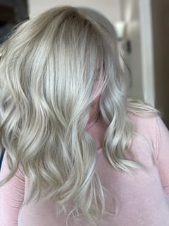 View Hair Color, Highlights, Foilayage, Blonde, Balayage, Women's Hair - Arielle Fernandez, Oceanside, CA