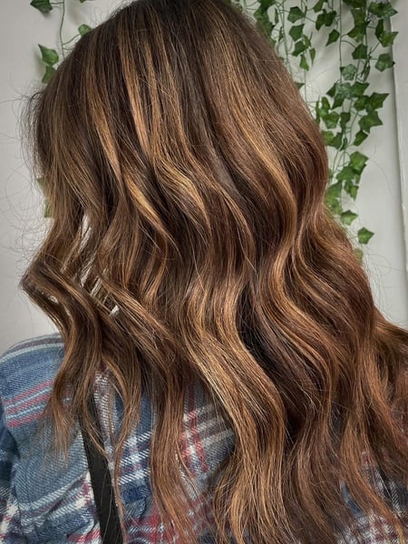 Image of  Hair Length, Women's Hair, Medium Length, Layered, Haircuts, Highlights, Hair Color, Blonde, Balayage, Brunette, Foilayage, Blowout, Hairstyles, Beachy Waves