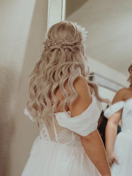 Image of  Hair Length, Women's Hair, Long, Layered, Haircuts, Silver, Hair Color, Highlights, Full Color, Black, Blonde, Brunette, Balayage, Foilayage, Blowout, Hairstyles, Updo, Beachy Waves, Bridal, Hair Extensions, Natural, Curly