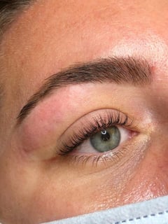 View Brows, Rounded, Brow Shaping, Wax & Tweeze, Brow Technique, Brow Tinting - Jocelyn Arreguin, Chicago, IL