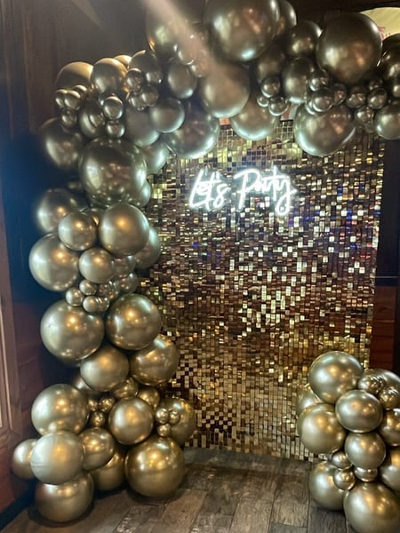 Image of  Balloon Decor, Arrangement Type, Balloon Garland, Event Type, Birthday, Colors, Gold