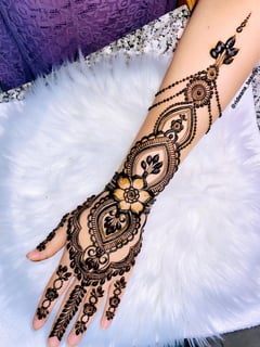View Cosmetic, Cosmetic Tattoos - Henna artist , Tampa, FL