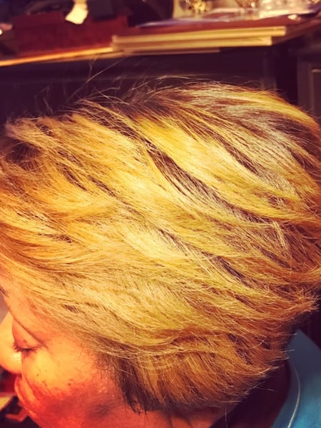 Image of  Women's Hair, Blonde, Hair Color, Short Ear Length, Hair Length, Bob, Haircuts