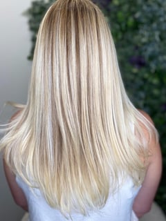 View Blonde, Women's Hair, Balayage, Hair Color, Straight, Hairstyle, Hair Length, Long Hair (Mid Back Length), Highlights, Foilayage, Blowout - Julia Sanders, Plymouth Meeting, PA