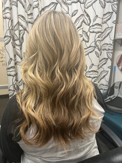View Blowout, Natural Hair, Hairstyle, Beachy Waves, Curls, Women's Hair - Cherie Knight, San Diego, CA