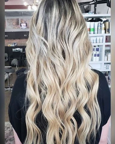 Image of  Women's Hair, Blonde, Hair Color, Long, Hair Length, Beachy Waves, Hairstyles, Hair Extensions