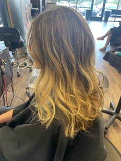 View Long, Foilayage, Blonde, Hair Color, Women's Hair, Blowout, Hairstyles, Beachy Waves, Haircuts, Layered, Hair Length - Laura (Laura) Redmond, Frisco, TX