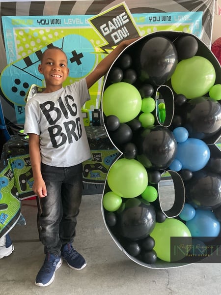 Image of  Balloon Decor, Arrangement Type, Balloon Composition, Event Type, Birthday, Colors, Black, Blue, Green