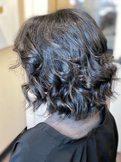 View Women's Hair, Hairstyle, Natural Hair, Keratin, Smoothing , Silk Press, Layers, Blunt (Women's Haircut), Haircut, Bob, Hair Length, Shoulder Length Hair - Reel Creative Hair/ Jacquelyn T., Atlanta, GA