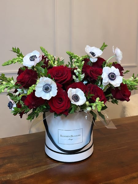 Image of  Florist, Arrangement Type, Centerpiece, Occasion, Anniversary, Valentine's Day, Love & Romance, Size & Display, Small, Medium, Color, White, Red, Green, Black, Flower Type, Rose, Anemone