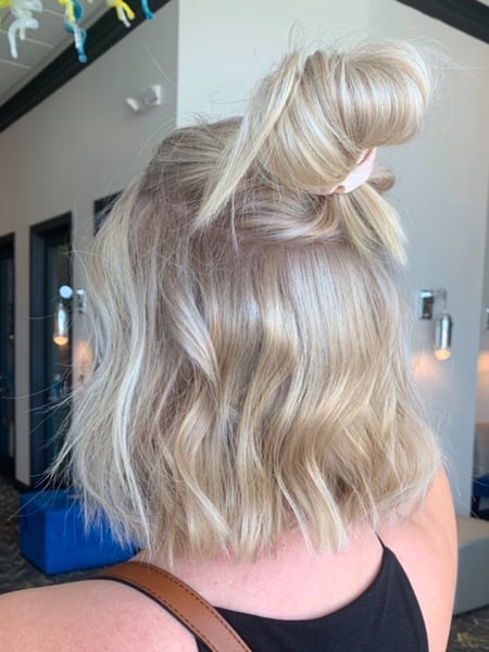 Image of  Women's Hair, Blonde, Hair Color, Highlights, Shoulder Length, Hair Length, Bob, Haircuts, Layered, Beachy Waves, Hairstyles